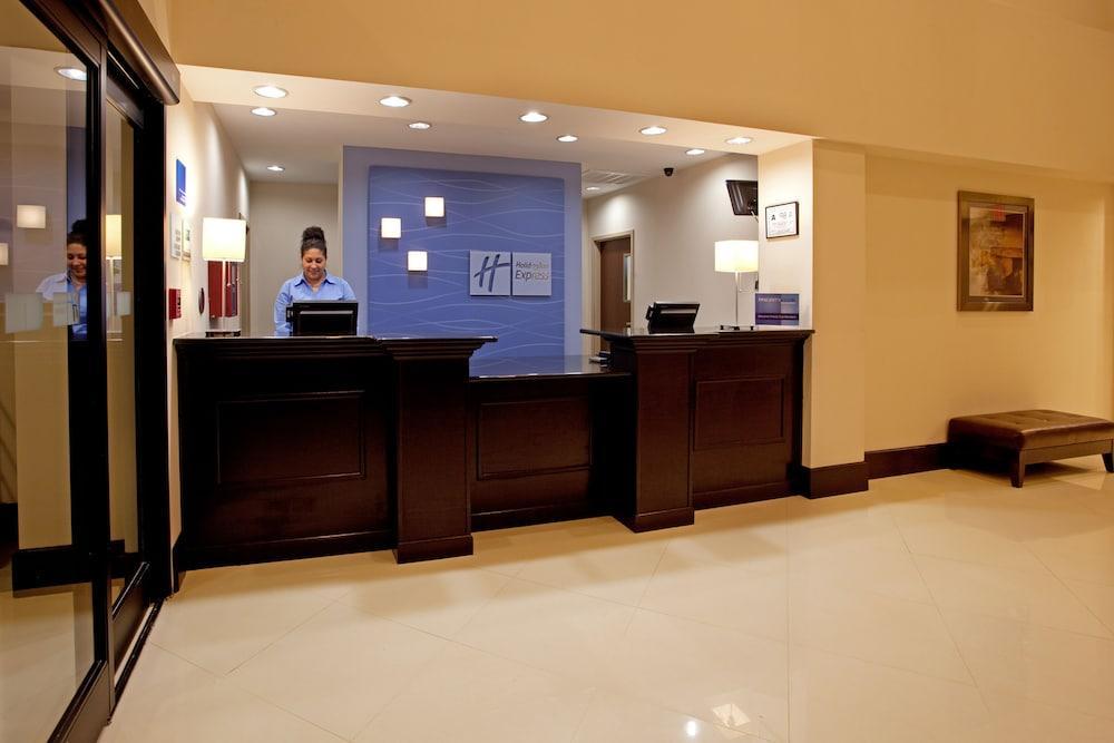 Holiday Inn Express Hotel & Suites Hope Mills-Fayetteville Airport, An Ihg Hotel Ngoại thất bức ảnh