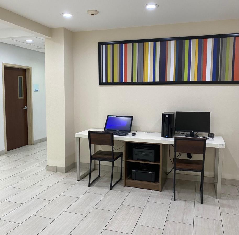 Holiday Inn Express Hotel & Suites Hope Mills-Fayetteville Airport By Ihg Ngoại thất bức ảnh
