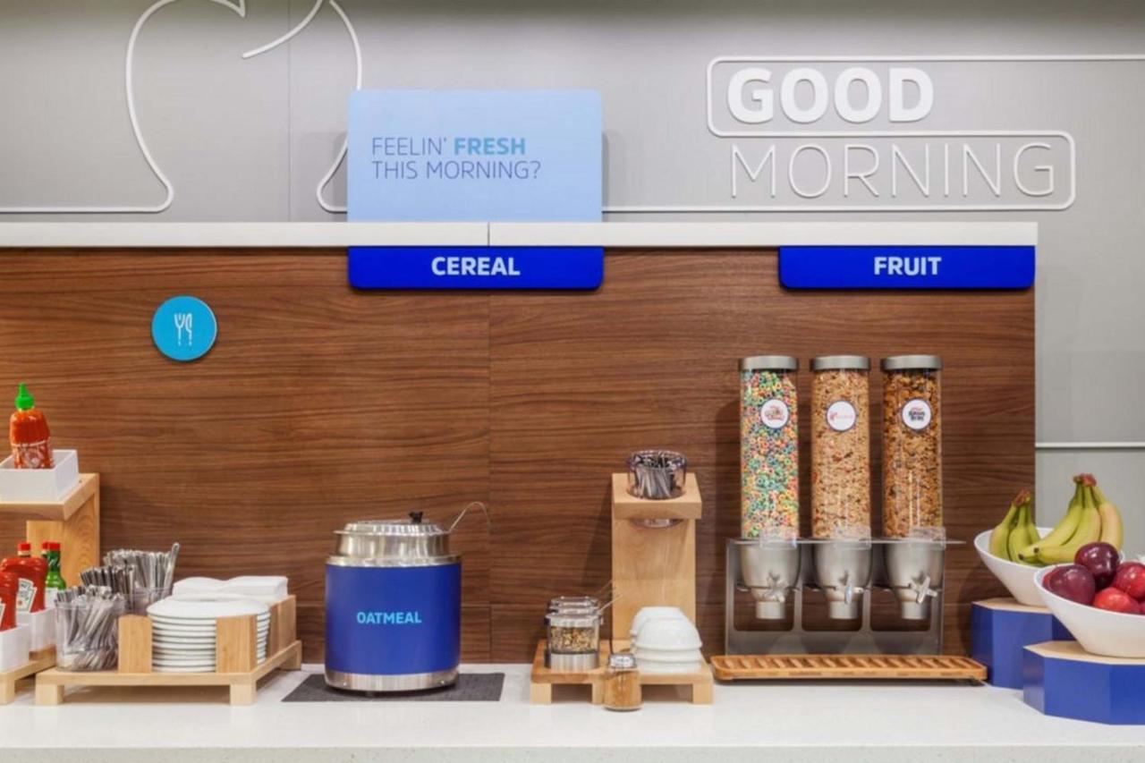 Holiday Inn Express Hotel & Suites Hope Mills-Fayetteville Airport By Ihg Ngoại thất bức ảnh