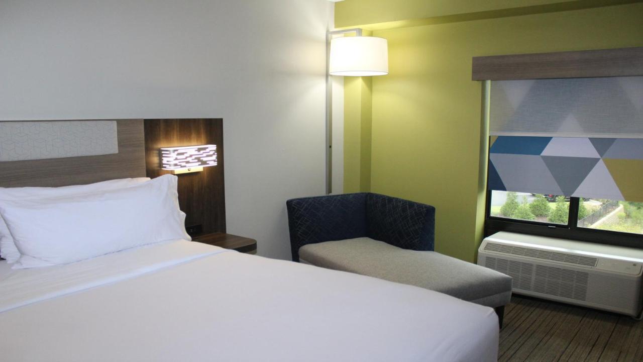 Holiday Inn Express Hotel & Suites Hope Mills-Fayetteville Airport, An Ihg Hotel Ngoại thất bức ảnh