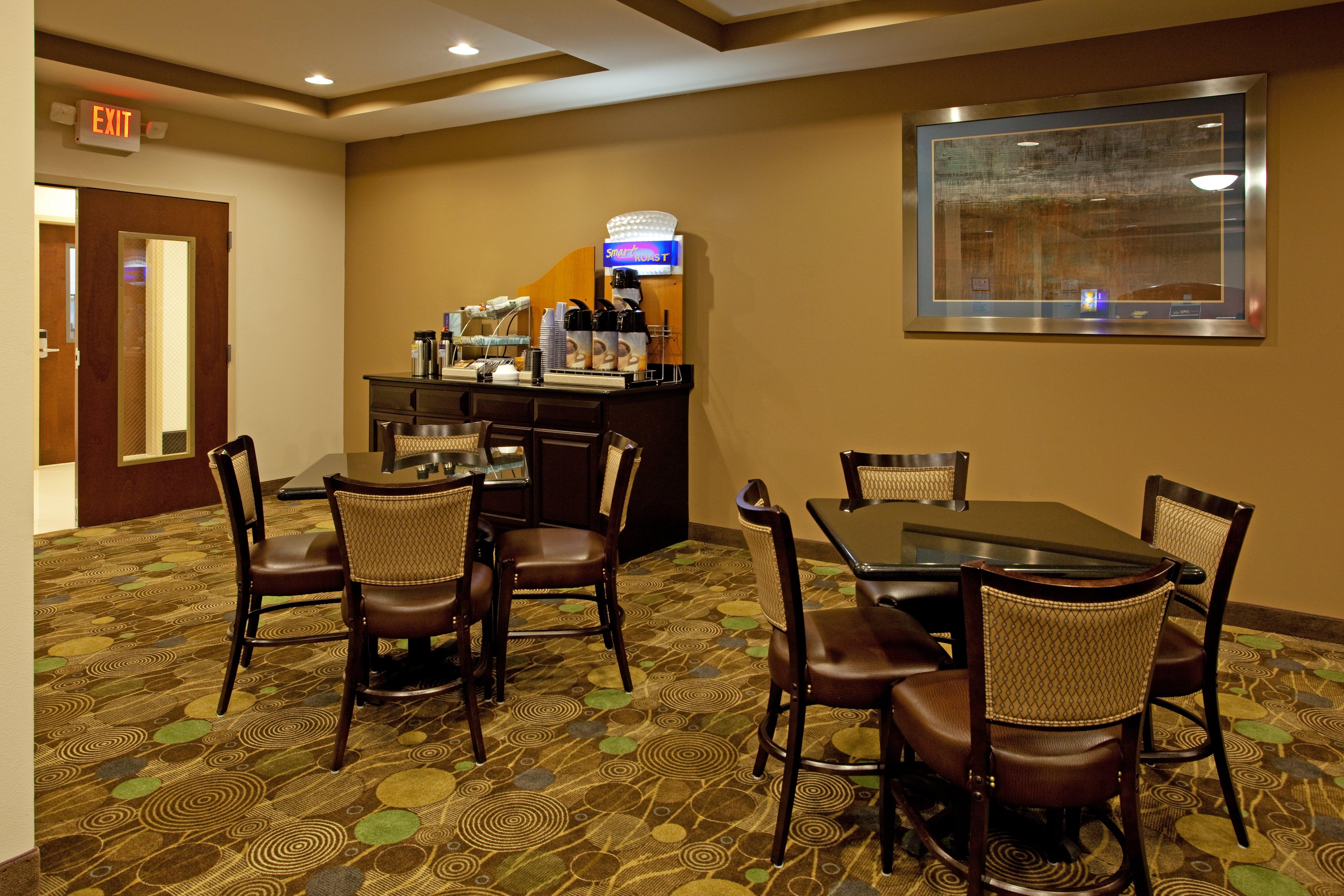 Holiday Inn Express Hotel & Suites Hope Mills-Fayetteville Airport, An Ihg Hotel Ngoại thất bức ảnh