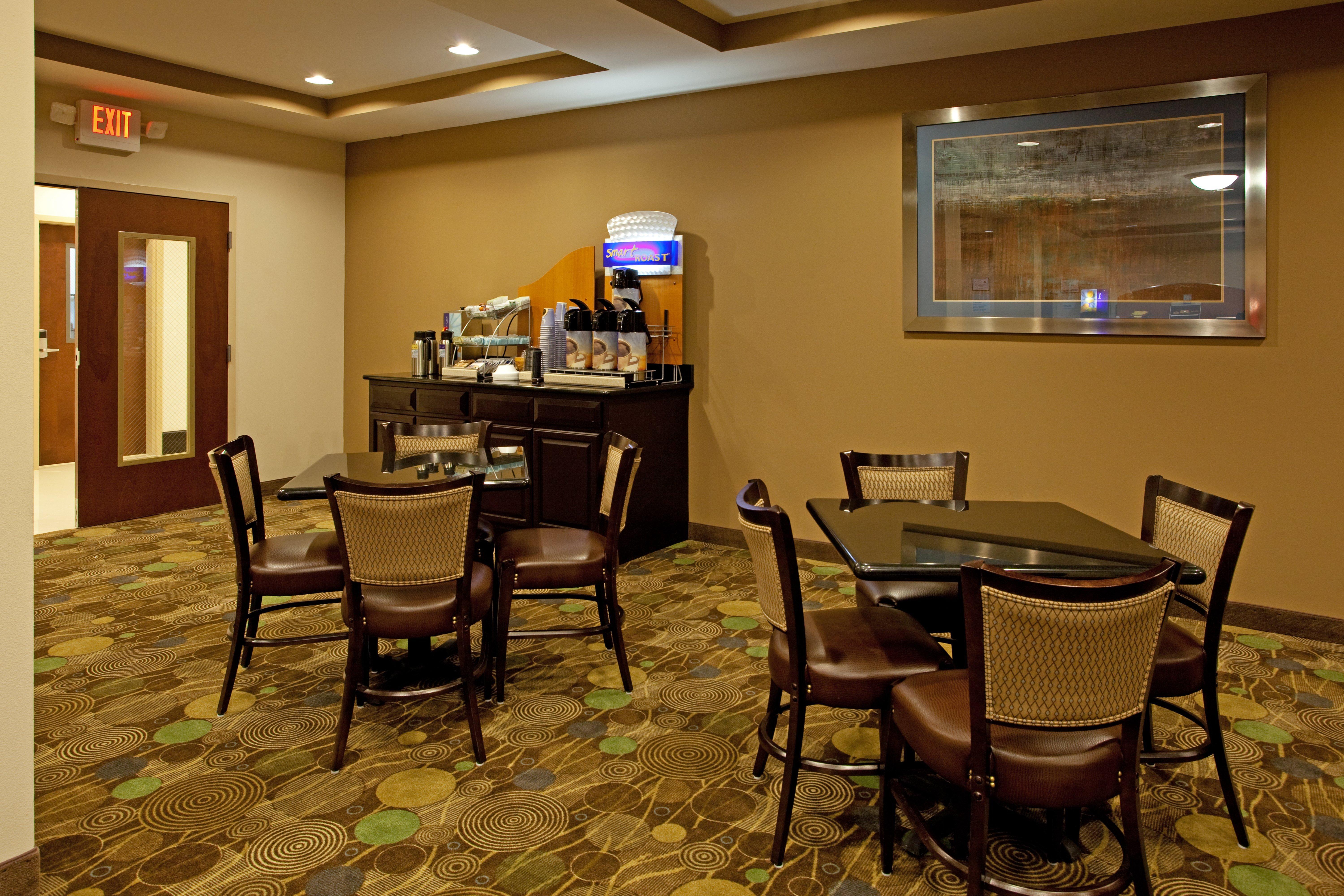 Holiday Inn Express Hotel & Suites Hope Mills-Fayetteville Airport By Ihg Ngoại thất bức ảnh