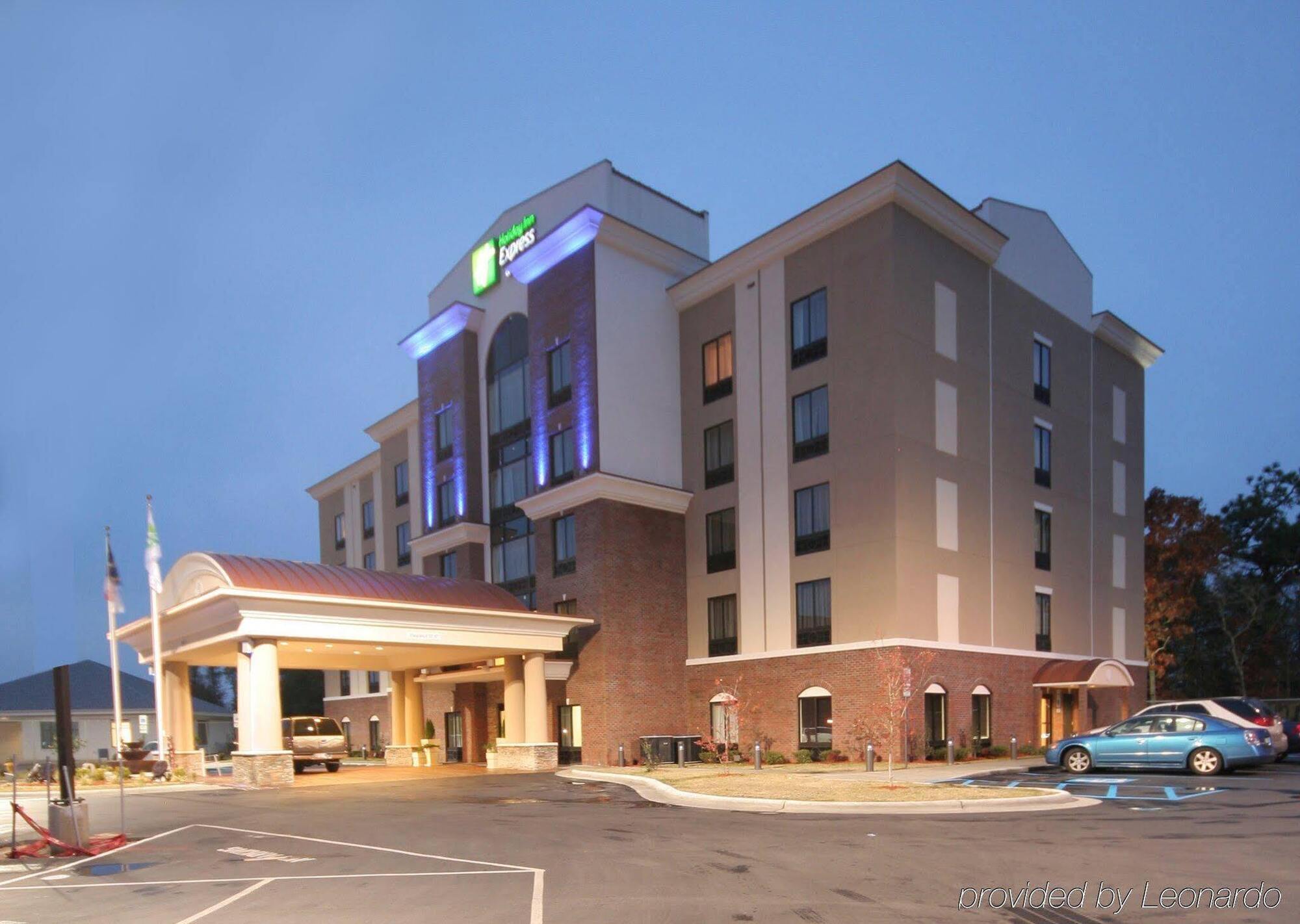 Holiday Inn Express Hotel & Suites Hope Mills-Fayetteville Airport, An Ihg Hotel Ngoại thất bức ảnh